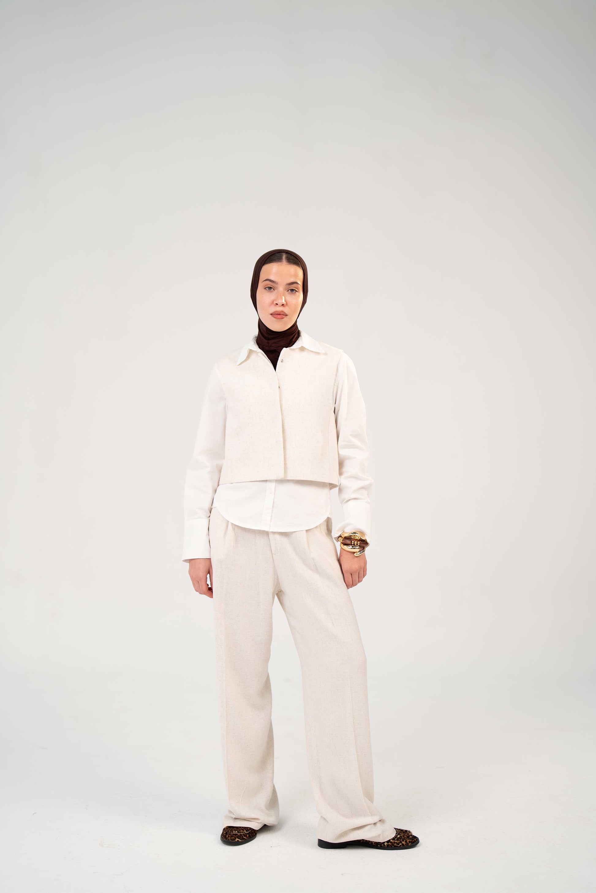 VEST CUT LINEN