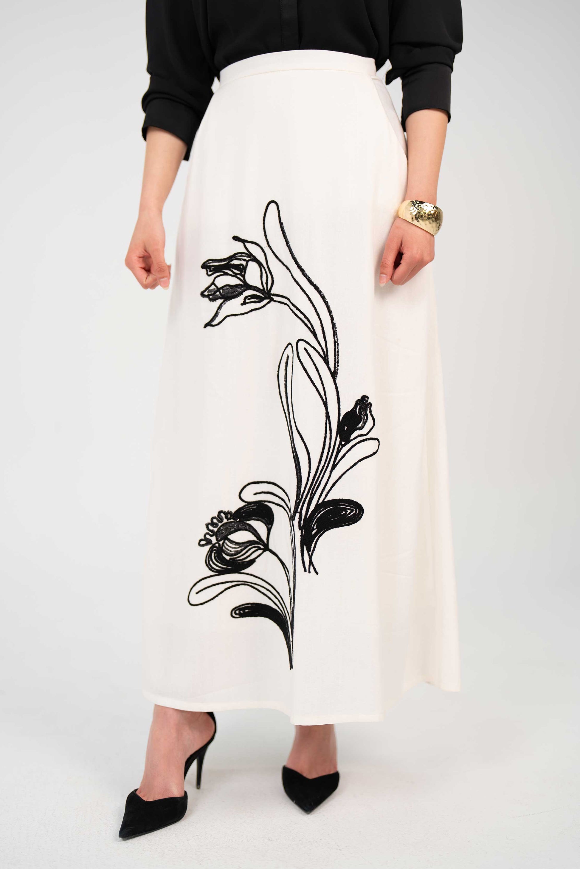 Broidery skirt