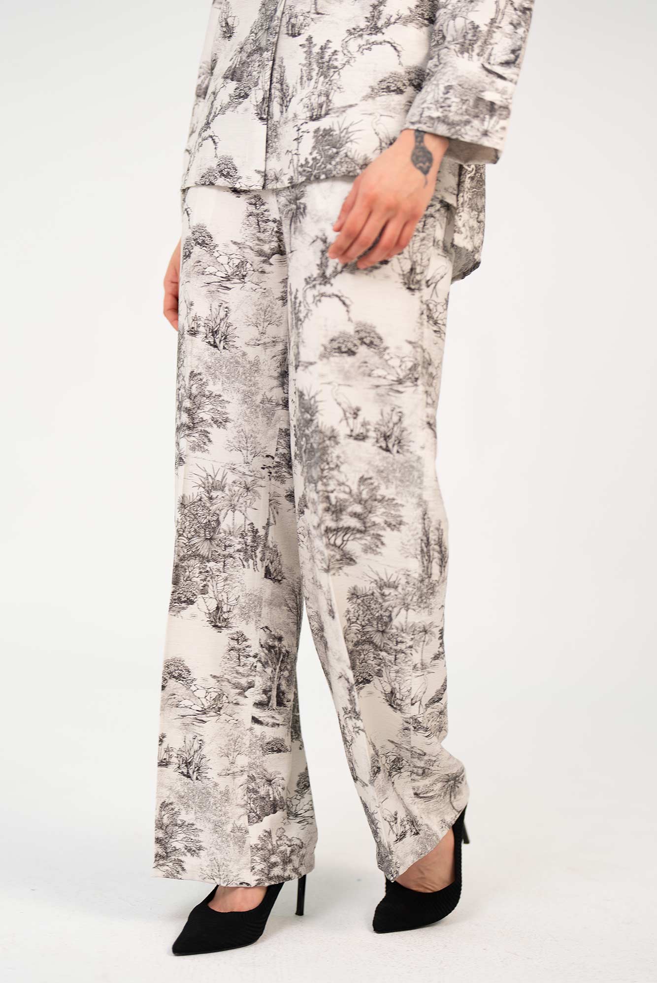 PRINTED PANTS