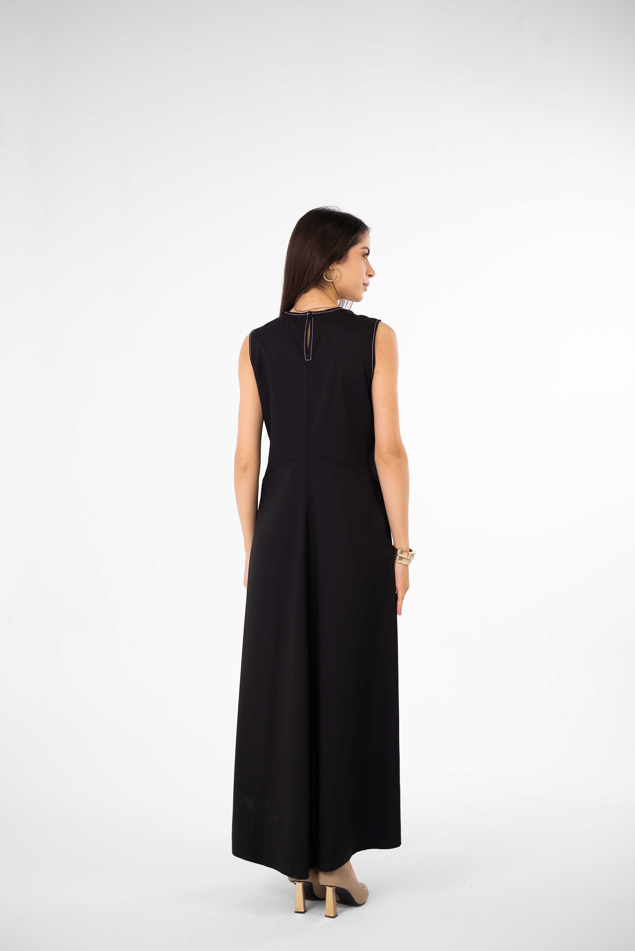 SLEEVELESS BASIC