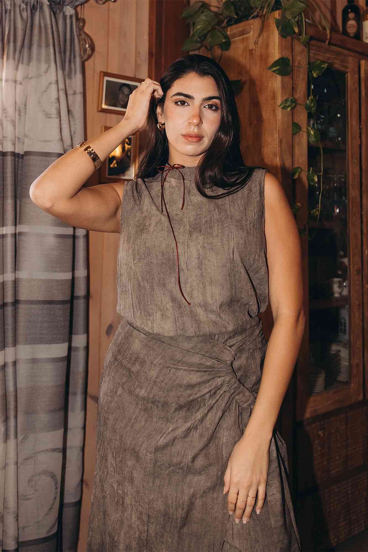 SLEEVELESS FLORAL BLOUSE