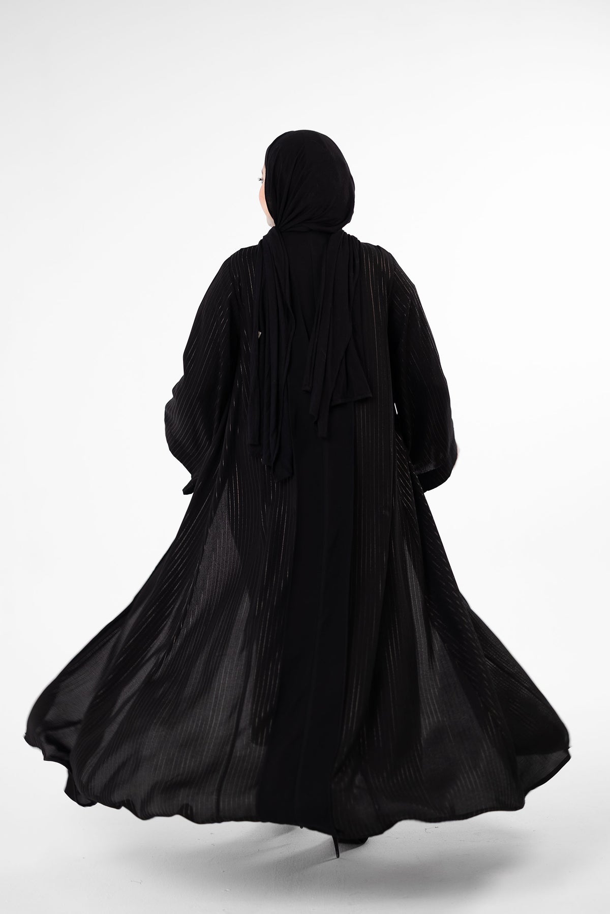 عباية مفتوحة